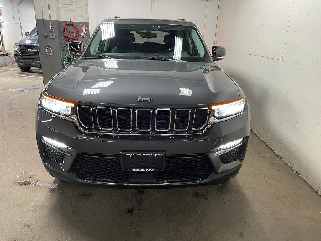 used 2022 Jeep Grand Cherokee car, priced at $33,954
