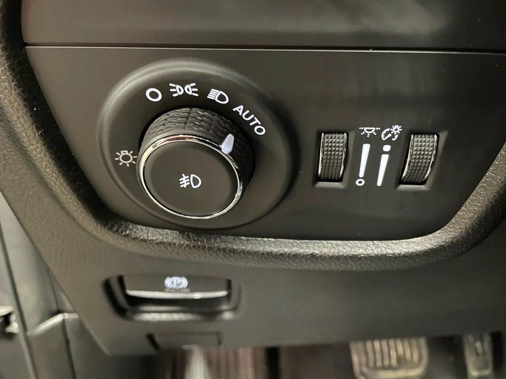 used 2022 Jeep Grand Cherokee car, priced at $33,954