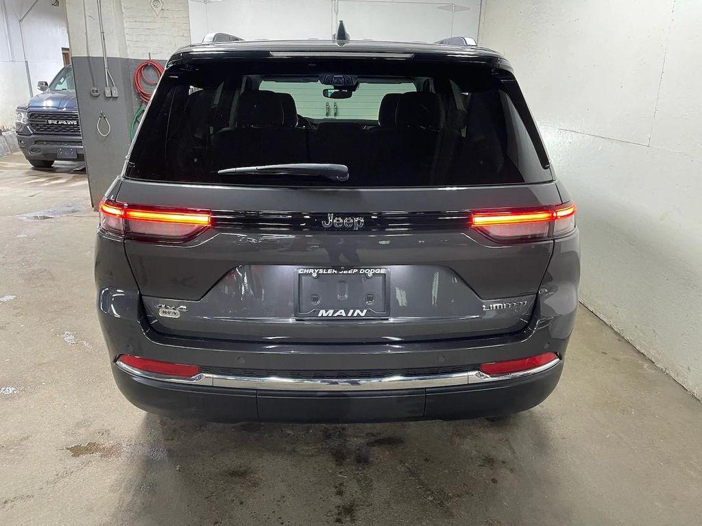 used 2022 Jeep Grand Cherokee car, priced at $33,954