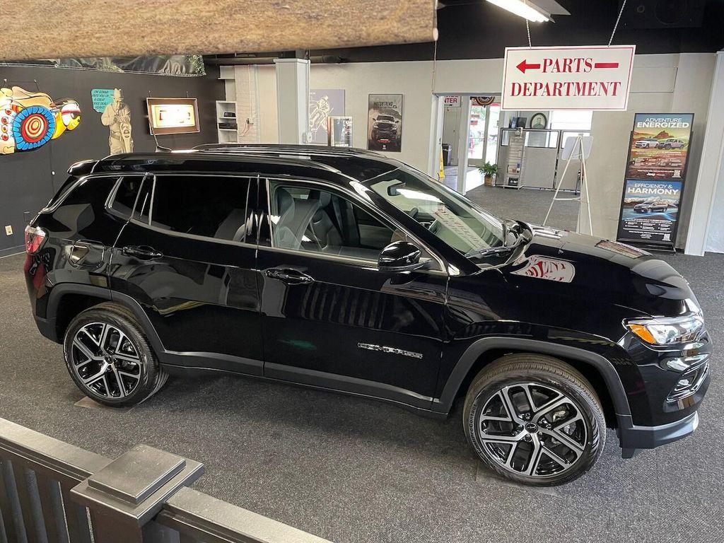 new 2025 Jeep Compass car, priced at $35,085