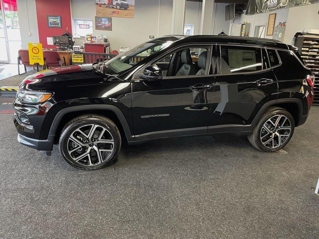 new 2025 Jeep Compass car, priced at $35,085