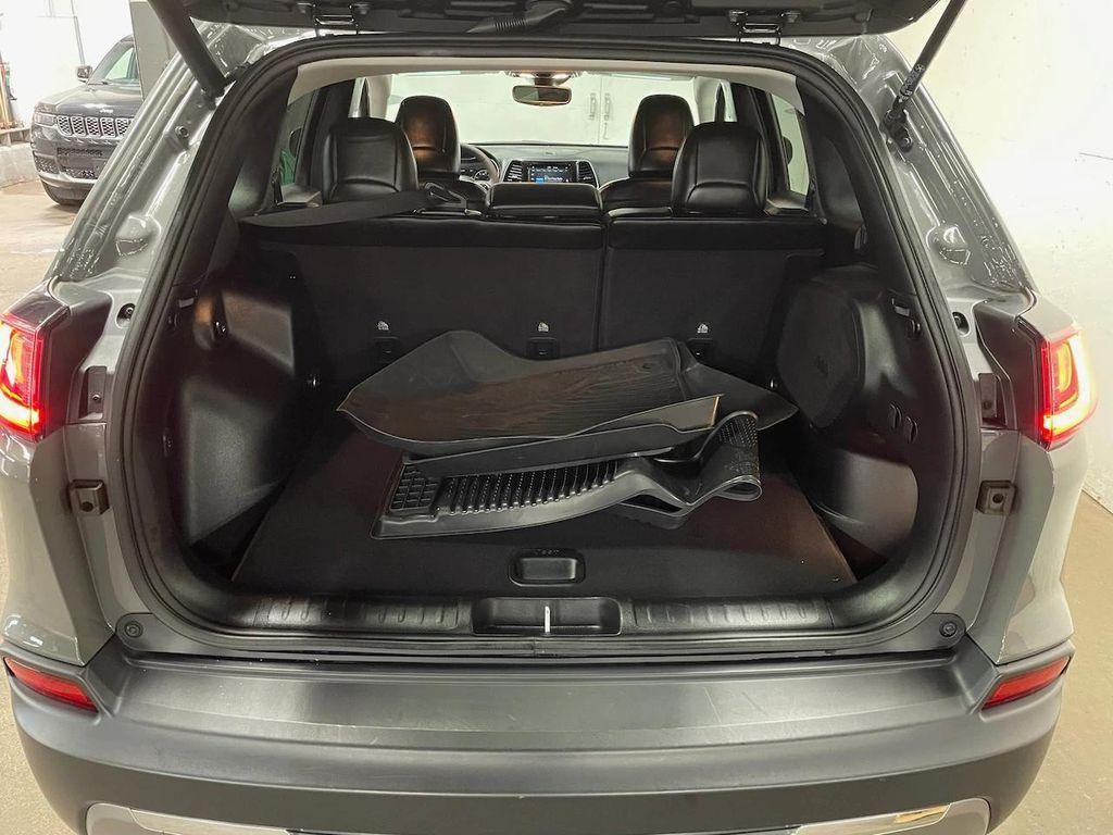 used 2022 Jeep Cherokee car, priced at $27,999