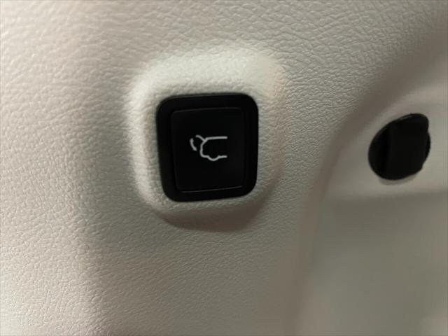 used 2021 Jeep Cherokee car, priced at $25,999
