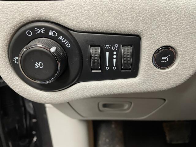 used 2021 Jeep Cherokee car, priced at $25,999