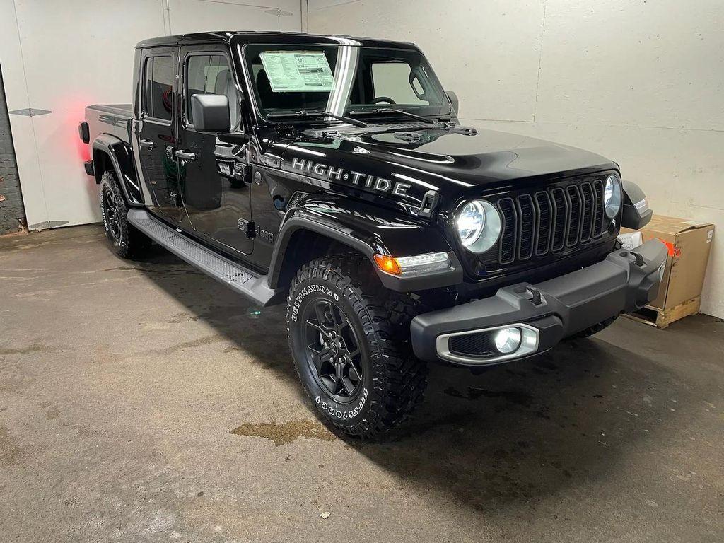 new 2025 Jeep Gladiator car, priced at $55,015