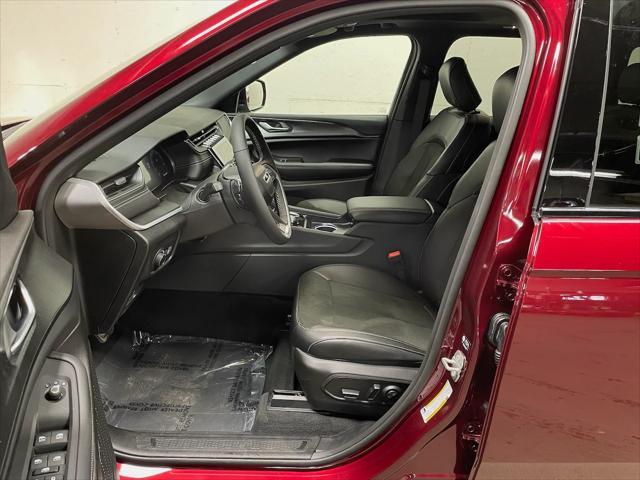 new 2025 Jeep Grand Cherokee car, priced at $47,725