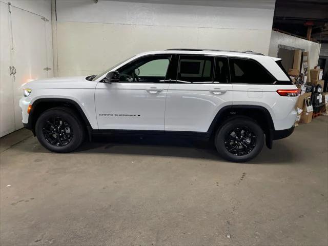 new 2024 Jeep Grand Cherokee car, priced at $47,360