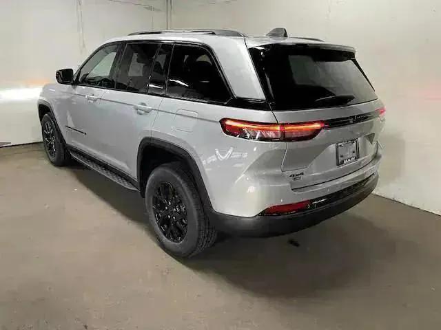 new 2025 Jeep Grand Cherokee car, priced at $47,405