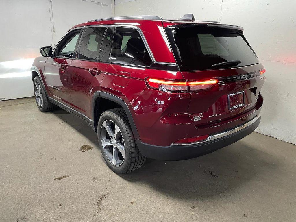 used 2023 Jeep Grand Cherokee car, priced at $37,999
