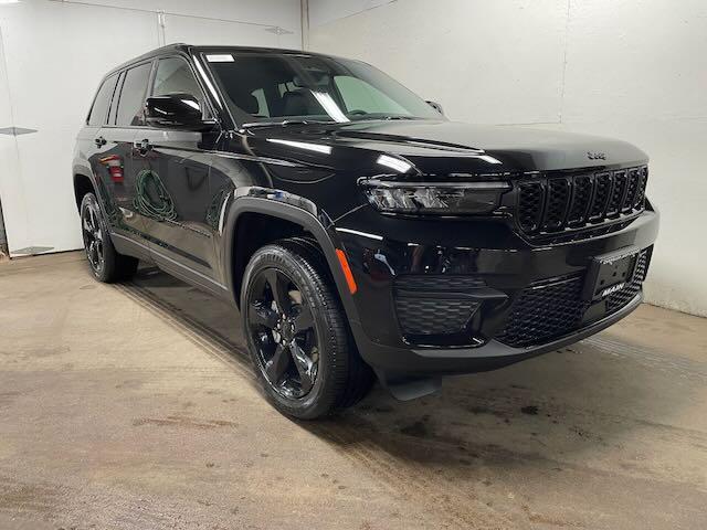 new 2024 Jeep Grand Cherokee car, priced at $48,675