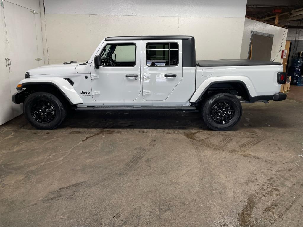 used 2022 Jeep Gladiator car, priced at $37,949