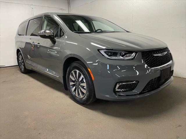 new 2023 Chrysler Pacifica Hybrid car, priced at $51,400