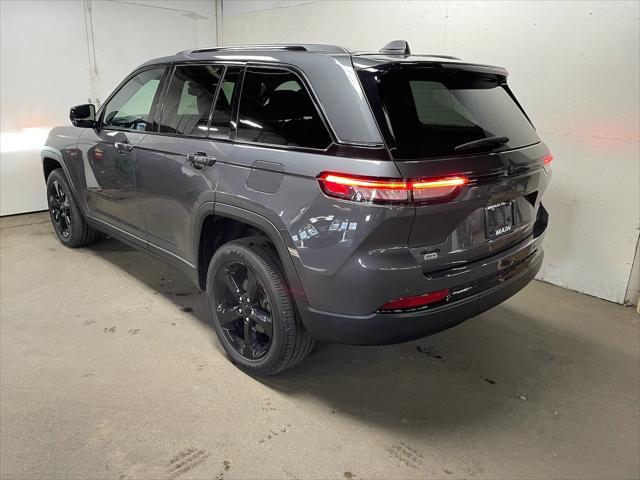 used 2023 Jeep Grand Cherokee car, priced at $36,999