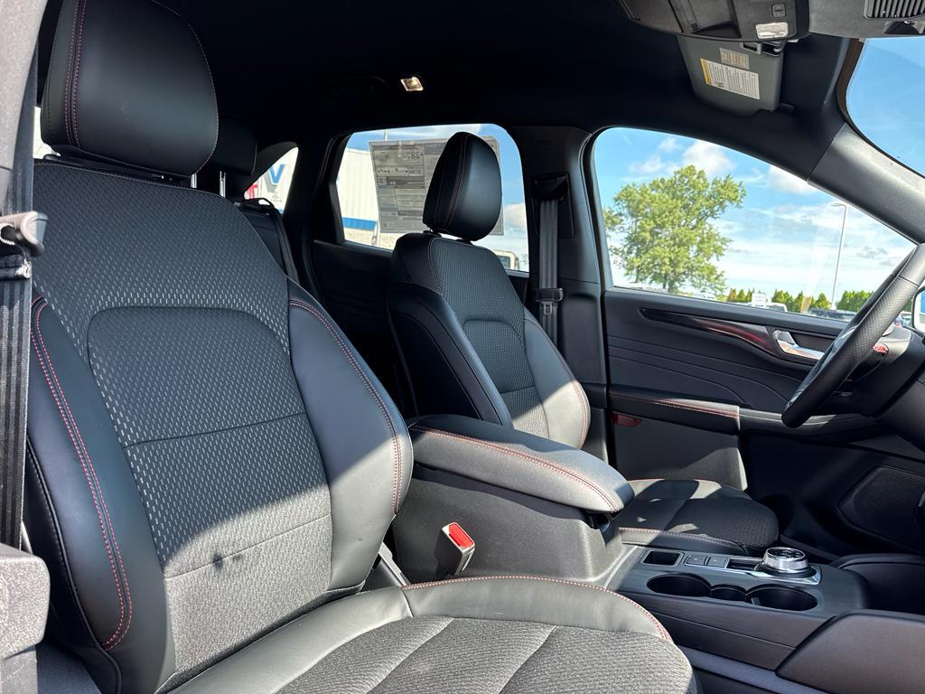 new 2025 Ford Escape car, priced at $31,460