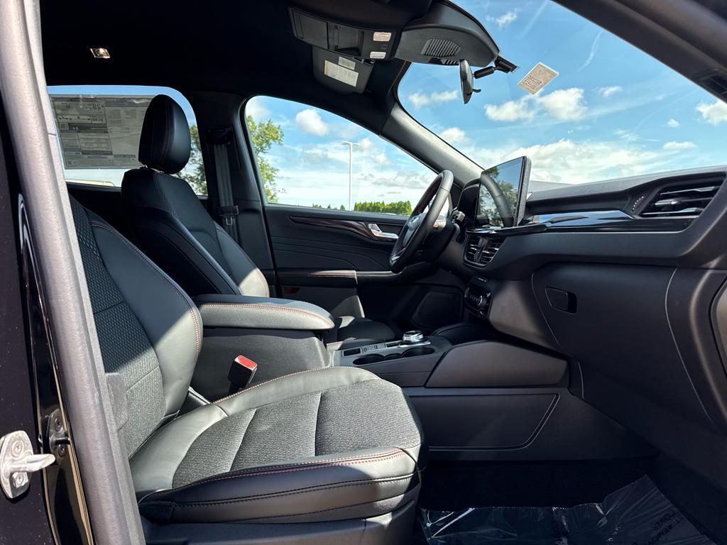 new 2025 Ford Escape car, priced at $31,460