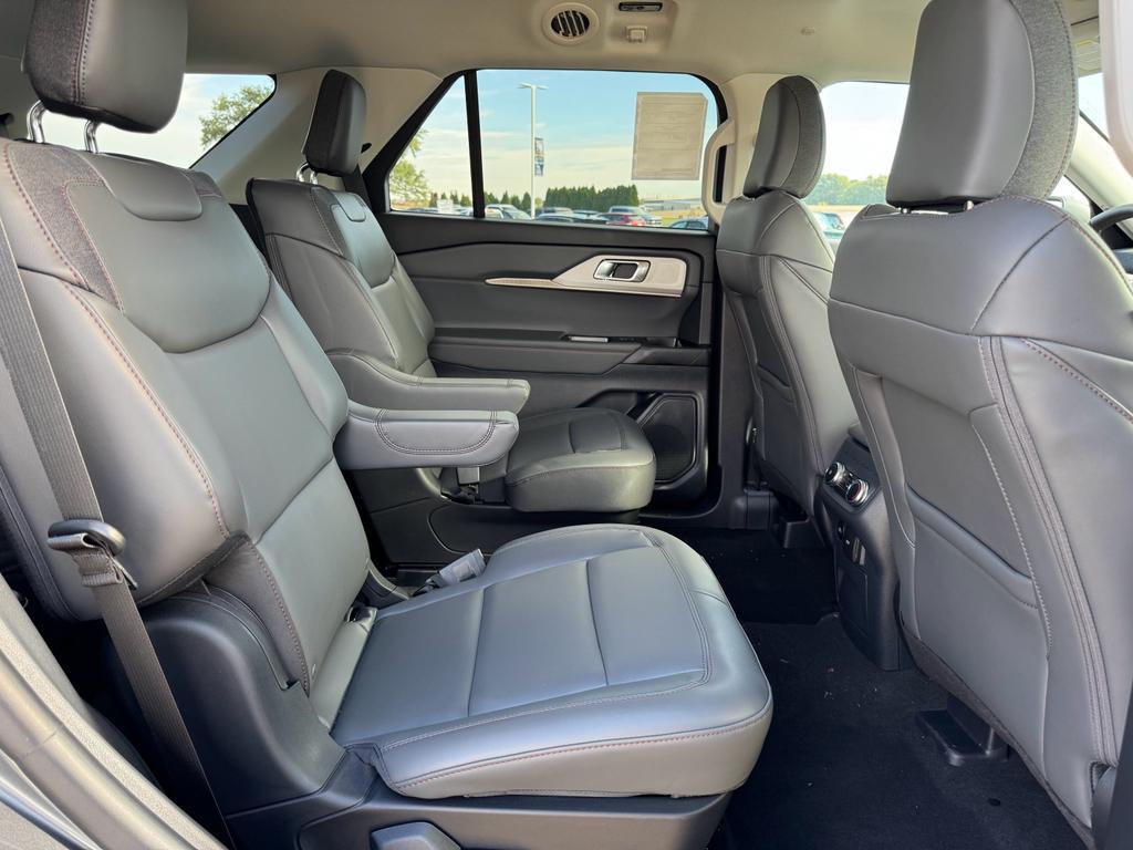 new 2025 Ford Explorer car, priced at $47,445