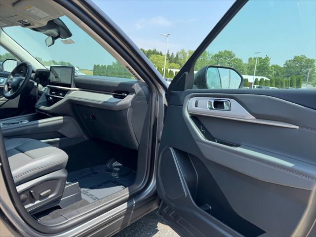 new 2025 Ford Explorer car, priced at $47,158