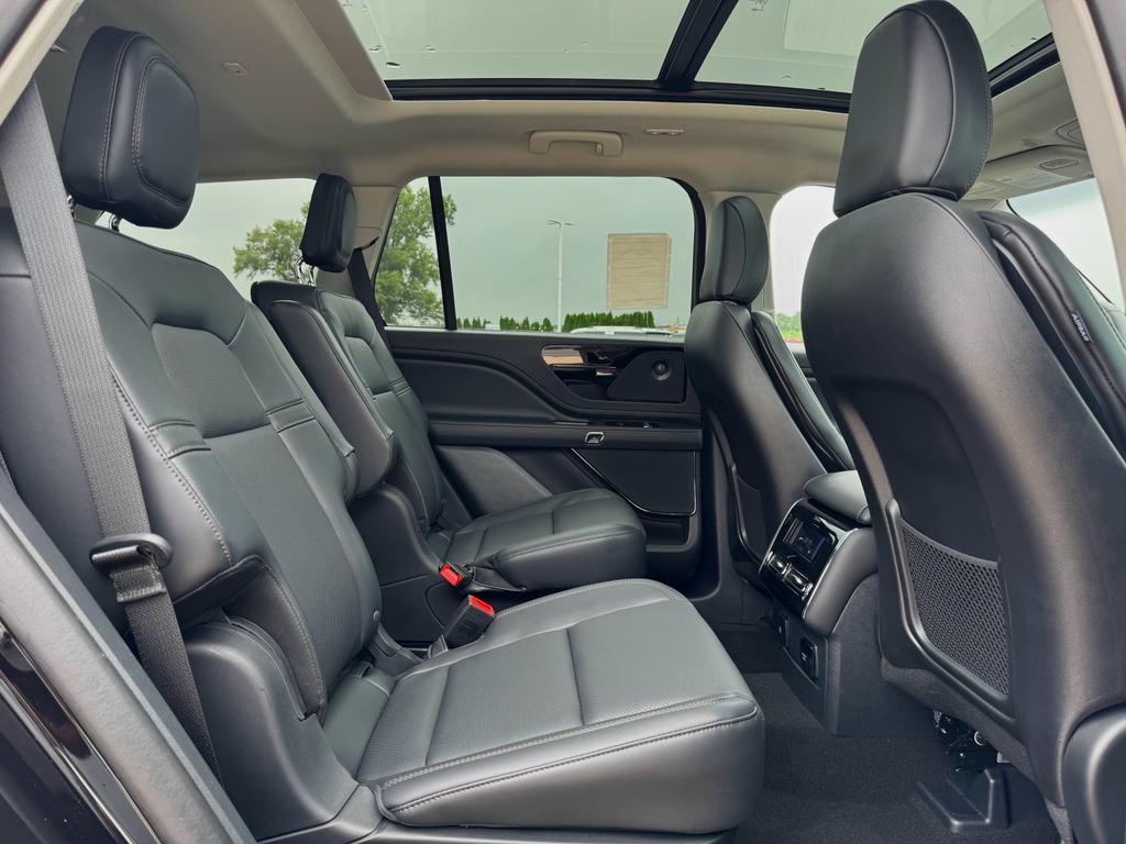 new 2025 Lincoln Aviator car, priced at $69,685