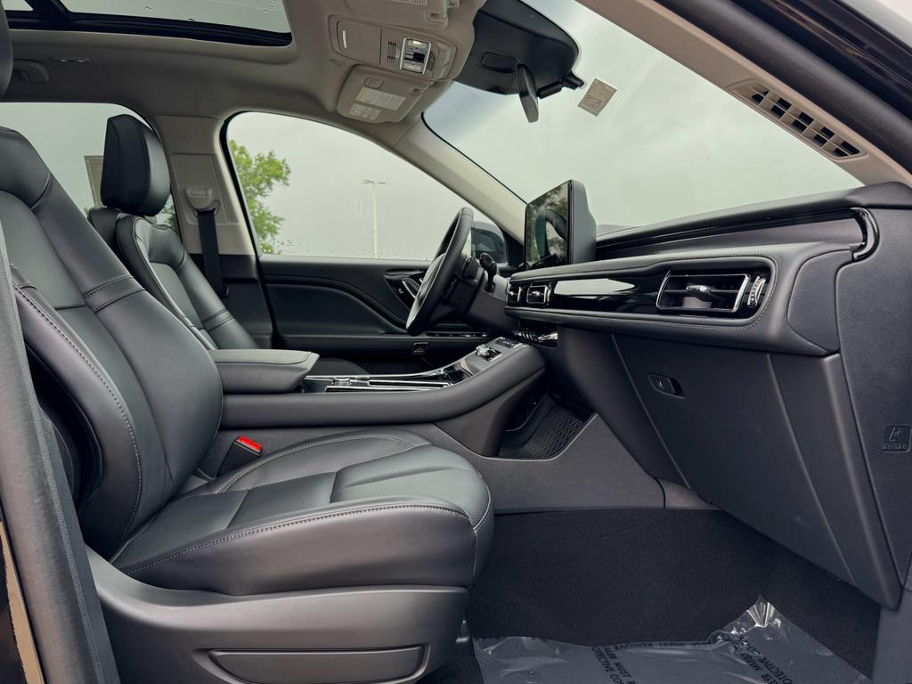 new 2025 Lincoln Aviator car, priced at $69,685