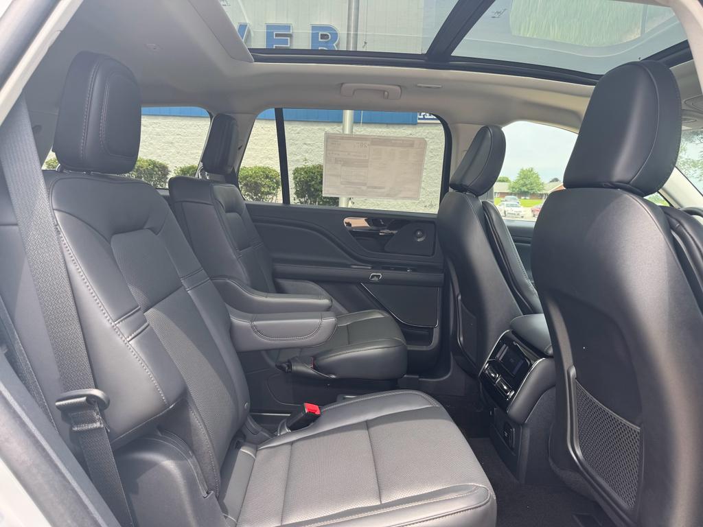 new 2025 Lincoln Aviator car, priced at $68,540