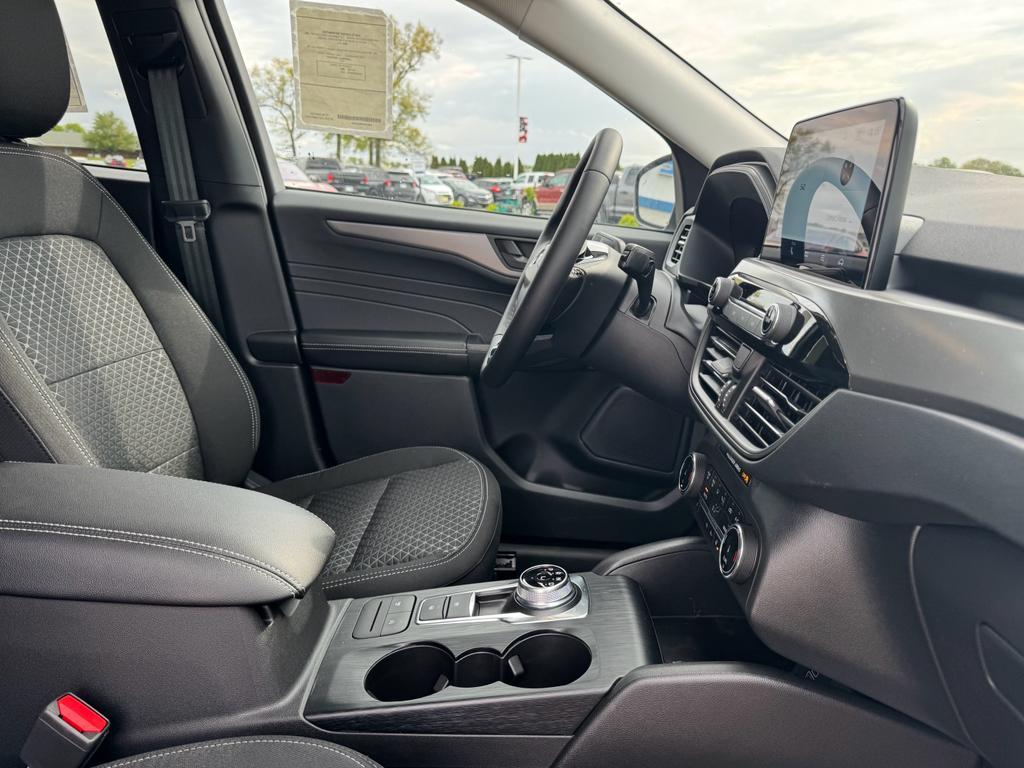 new 2025 Ford Escape car, priced at $29,360