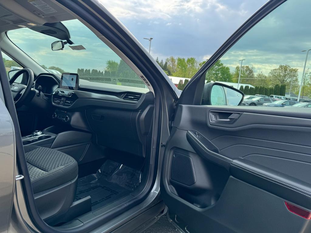 new 2025 Ford Escape car, priced at $29,360