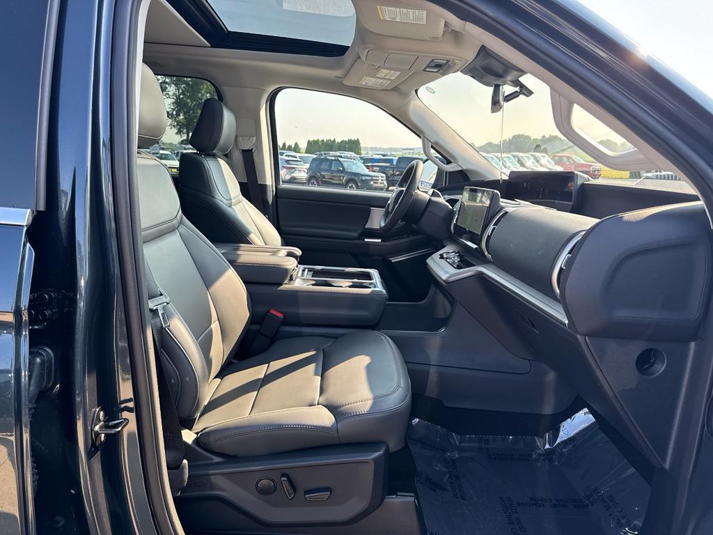 new 2025 Ford Expedition Max car, priced at $75,225