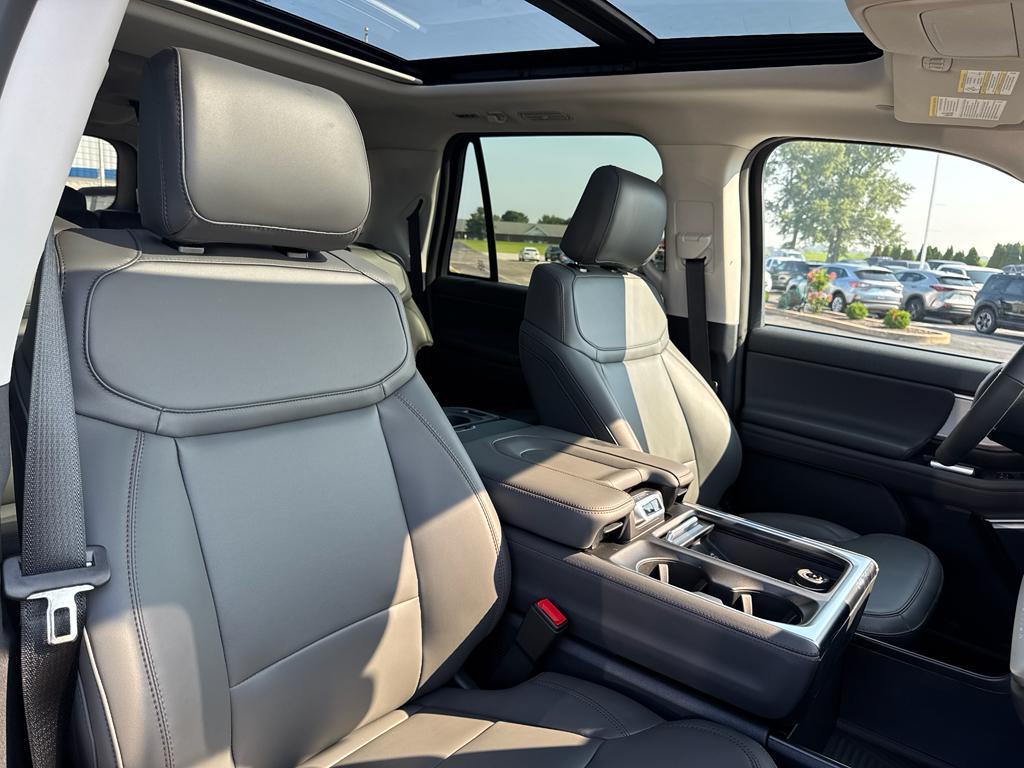 new 2025 Ford Expedition Max car, priced at $75,225