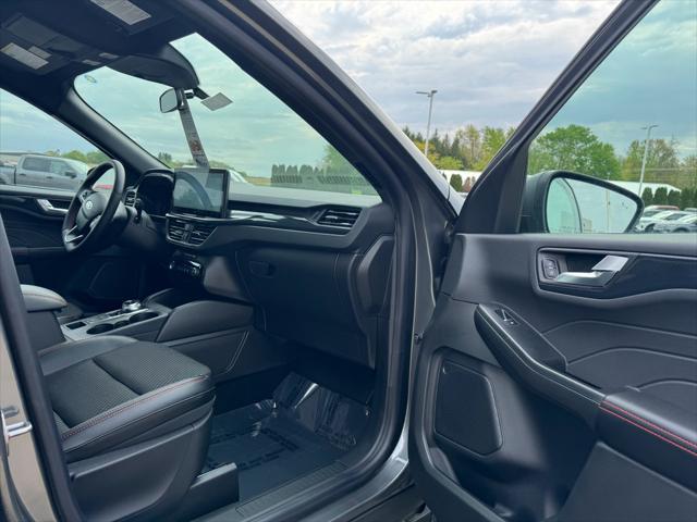 new 2025 Ford Escape car, priced at $32,262