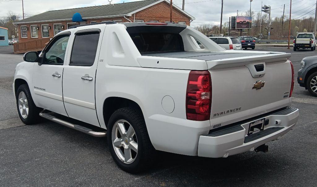 used 2008 Chevrolet Avalanche car, priced at $14,599