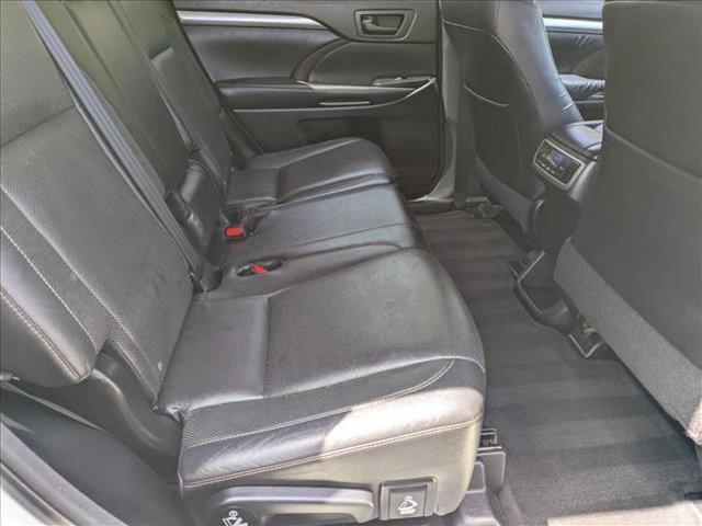 used 2014 Toyota Highlander car, priced at $12,998