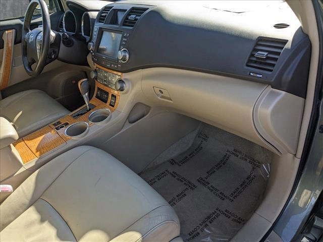 used 2008 Toyota Highlander Hybrid car, priced at $8,025