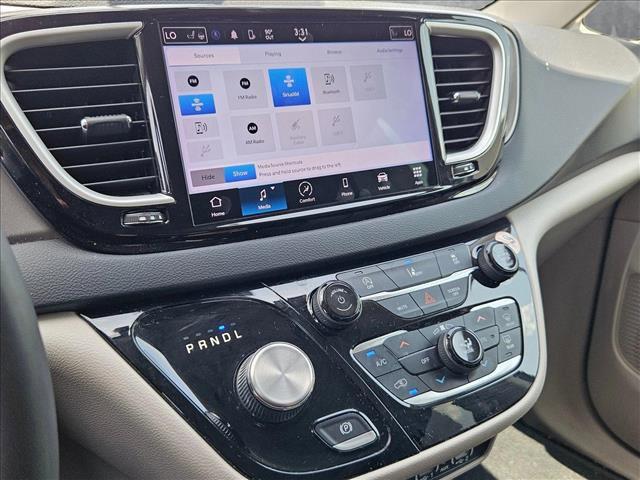 used 2022 Chrysler Pacifica car, priced at $19,649