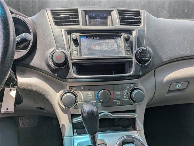 used 2013 Toyota Highlander car, priced at $11,994