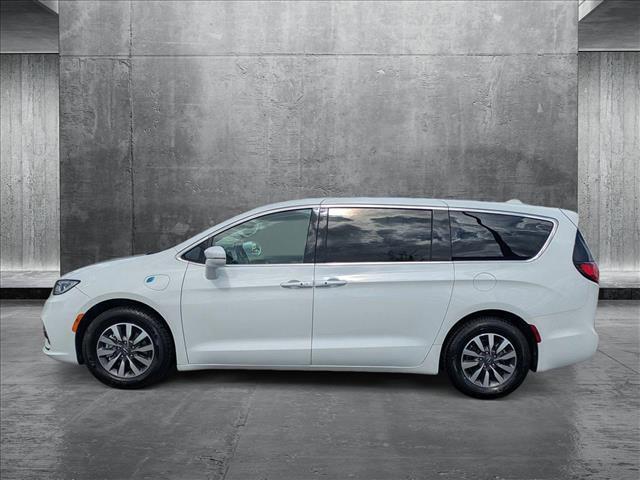 used 2022 Chrysler Pacifica Hybrid car, priced at $21,049