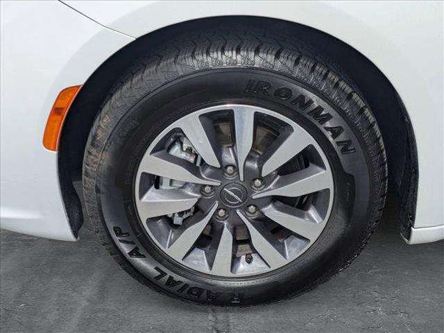 used 2022 Chrysler Pacifica Hybrid car, priced at $21,049