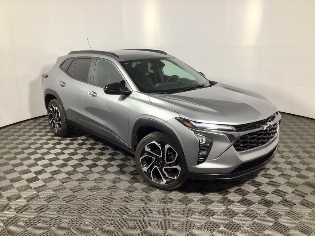 used 2025 Chevrolet Trax car, priced at $24,000