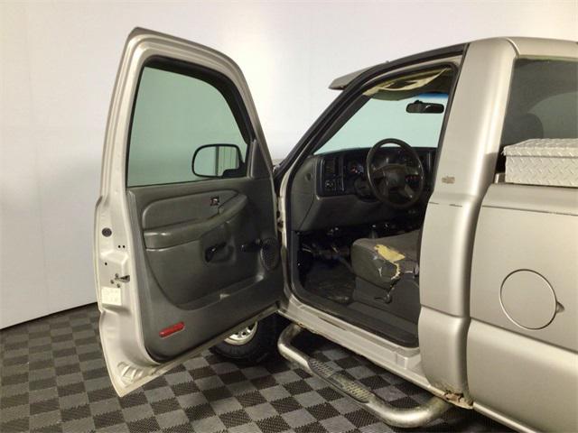 used 2005 Chevrolet Silverado 2500 car, priced at $7,000