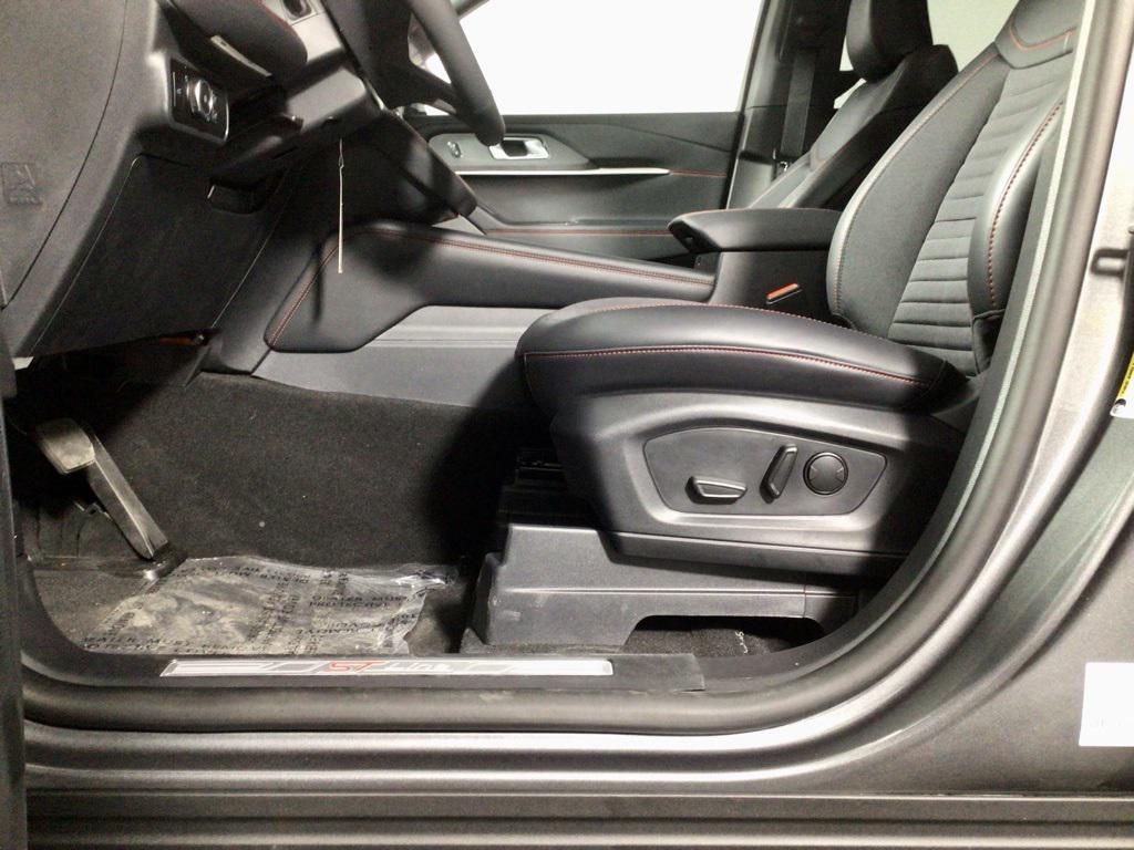 new 2025 Ford Explorer car, priced at $54,548