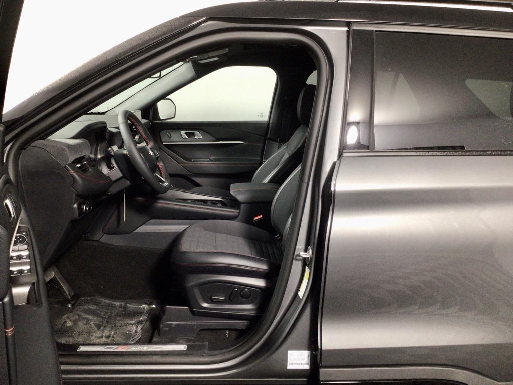 new 2025 Ford Explorer car, priced at $54,548