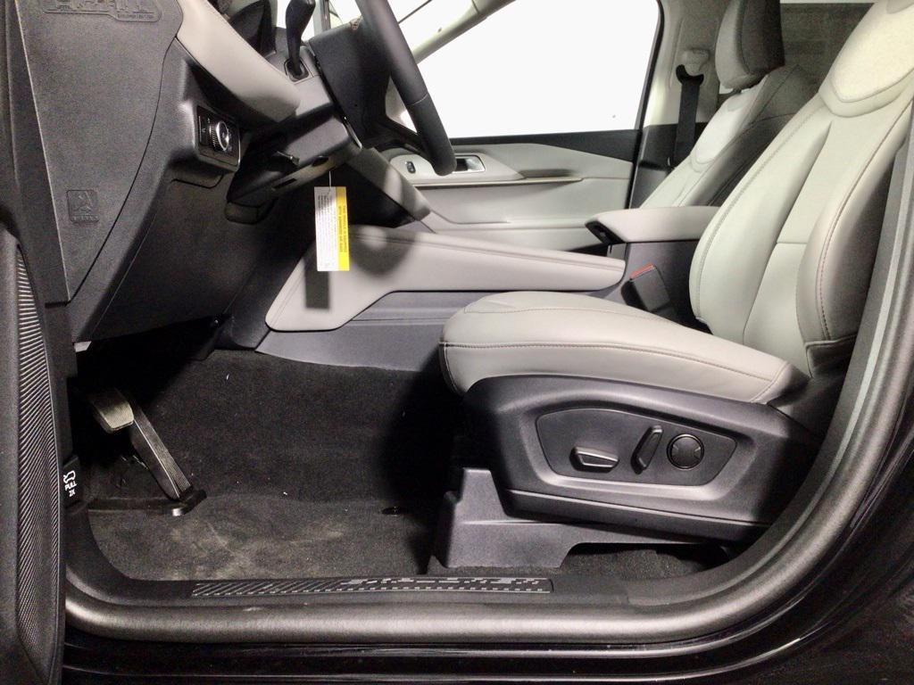 new 2025 Ford Explorer car, priced at $45,500