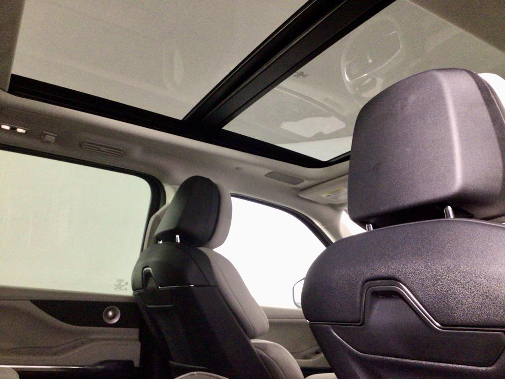 new 2025 Lincoln Navigator car, priced at $105,010