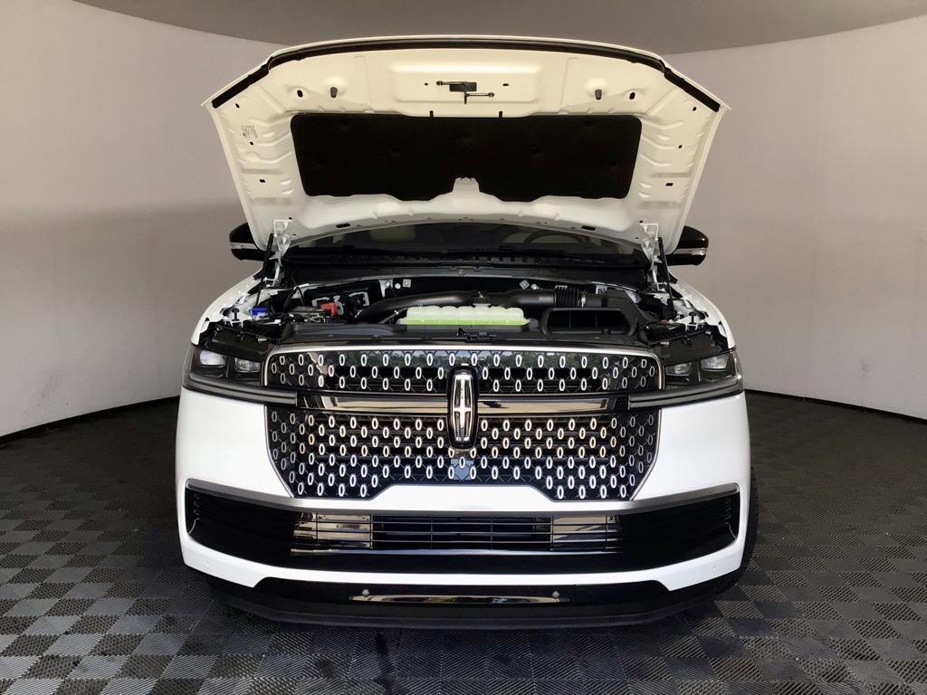new 2025 Lincoln Navigator car, priced at $105,010