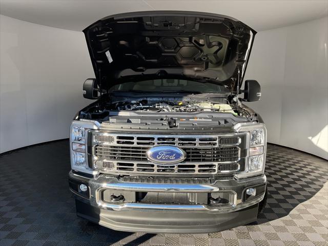 new 2025 Ford F-250 car, priced at $71,640