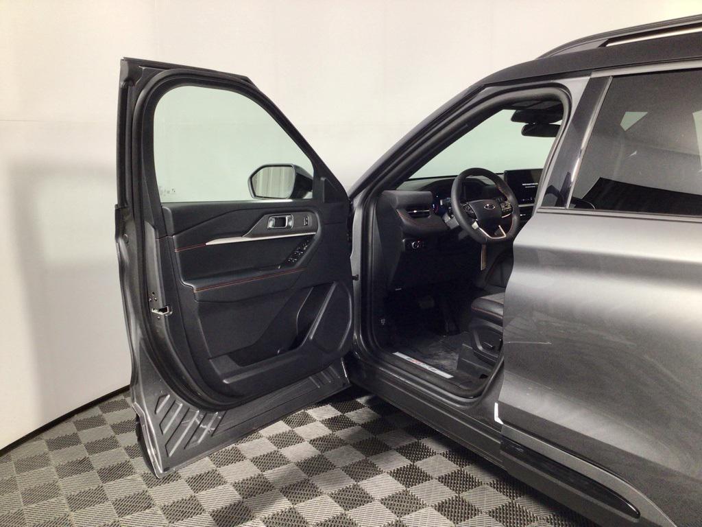 new 2025 Ford Explorer car, priced at $51,500
