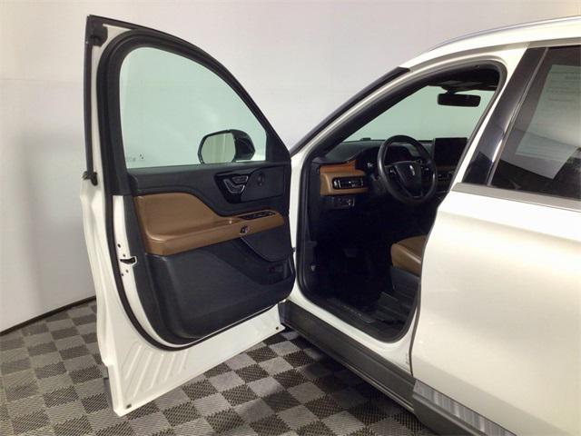 used 2020 Lincoln Aviator car, priced at $30,000