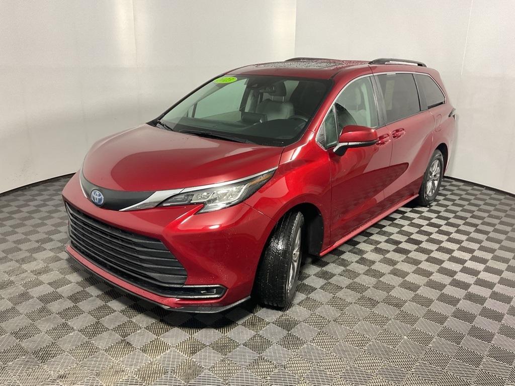 used 2023 Toyota Sienna car, priced at $41,389