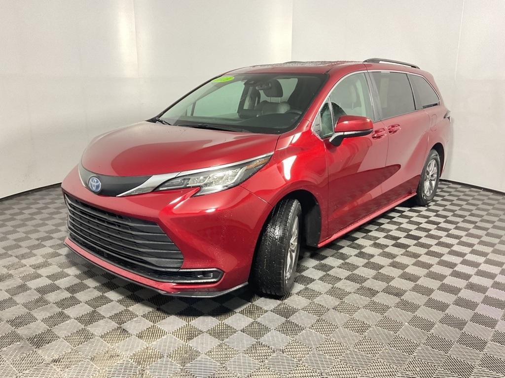 used 2023 Toyota Sienna car, priced at $41,389