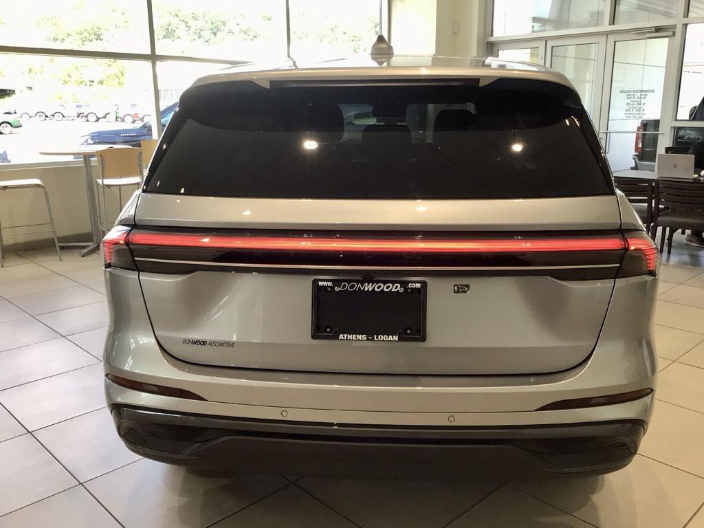 new 2025 Lincoln Nautilus car, priced at $50,617