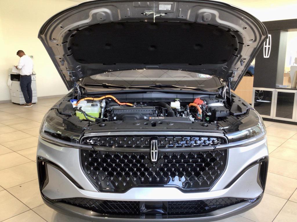 new 2025 Lincoln Nautilus car, priced at $50,617